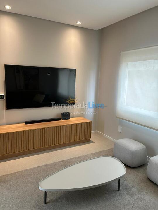 Casa para aluguel de temporada em Florianópolis (Praia Brava)