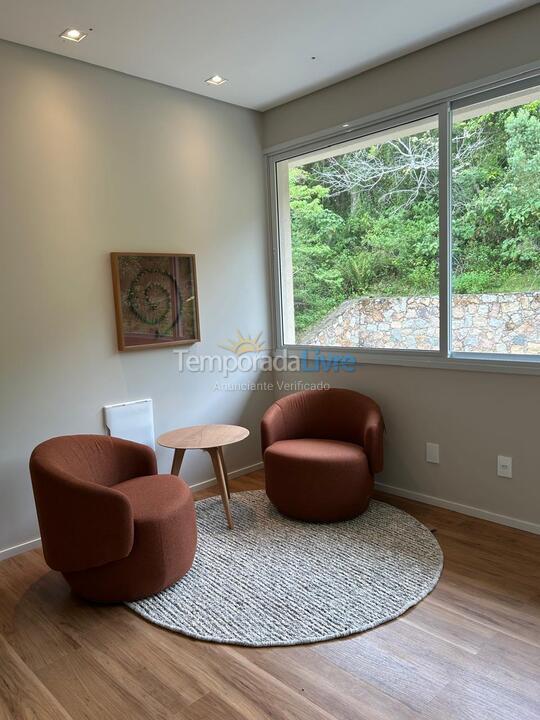 Casa para aluguel de temporada em Florianópolis (Praia Brava)