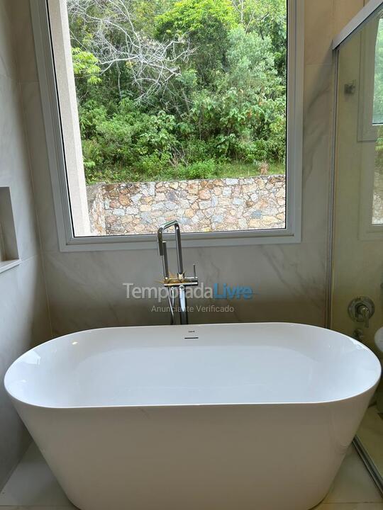 Casa para aluguel de temporada em Florianópolis (Praia Brava)