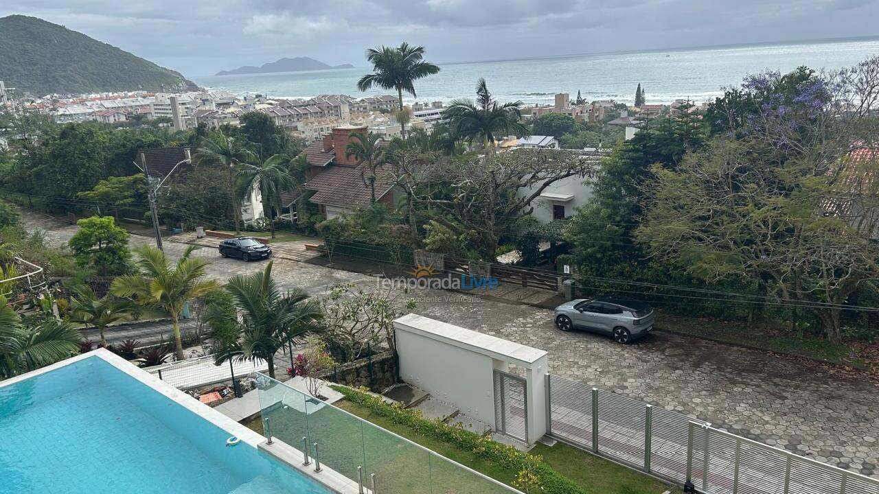 Casa para aluguel de temporada em Florianópolis (Praia Brava)