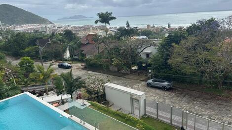 Linda casa nova, com vista para o mar um paraíso, na Praia Brava.