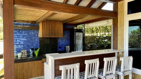 Juquehy, 5 suites, shared pool, beach service, 10 people.