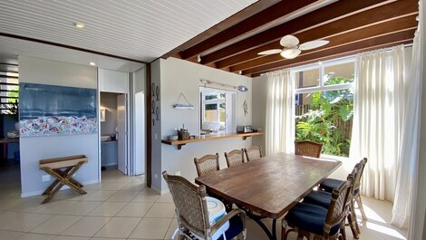 Juquehy, 5 suites, shared pool, beach service, 10 people.