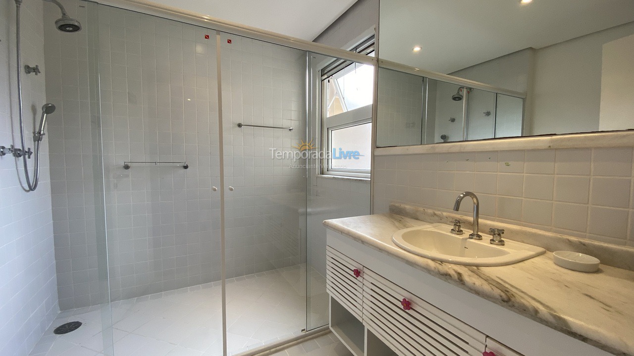 Casa para alquiler de vacaciones em São Sebastião (Praia da Baleia)