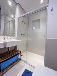 Frente al mar, directamente en la arena, 5 suites, piscina compartida, servicio de playa.