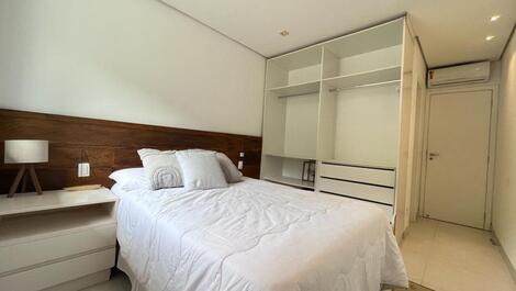 Frente al mar, directamente en la arena, 5 suites, piscina compartida, servicio de playa.