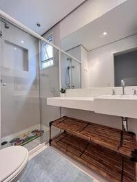 Frente al mar, directamente en la arena, 5 suites, piscina compartida, servicio de playa.