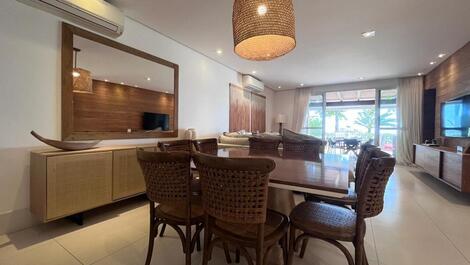 Frente al mar, directamente en la arena, 5 suites, piscina compartida, servicio de playa.