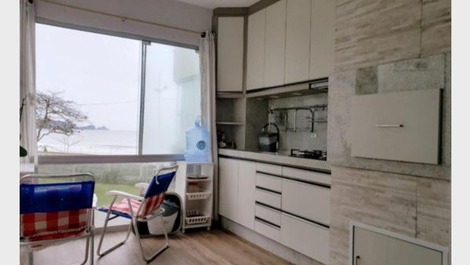 APARTAMENTO EN LA ARENA MEIA PRAIA ITAPEMA SC - CONDOMINIO PORTO SEGURO