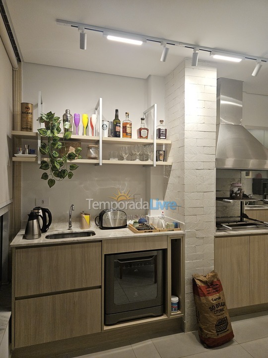 Apartamento para aluguel de temporada em Caraguatatuba (Massaguaçu)