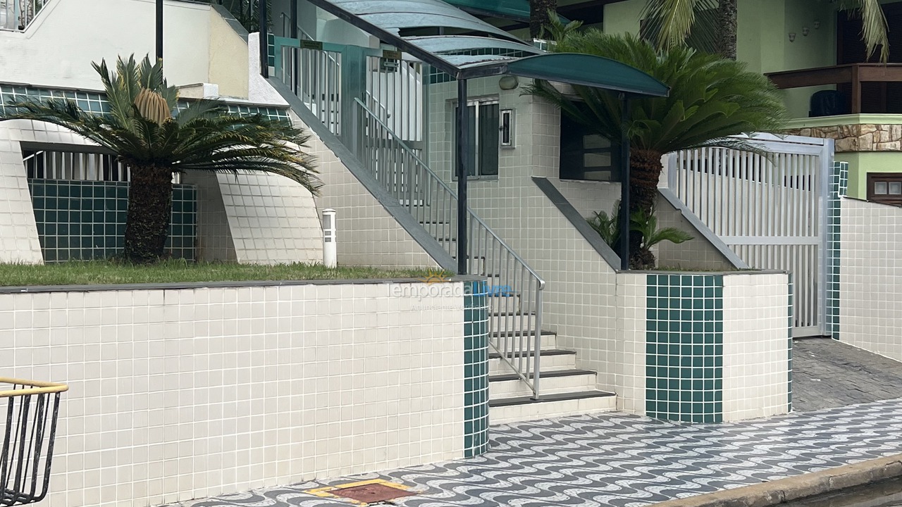 Apartment for vacation rental in Mongaguá (Centro)