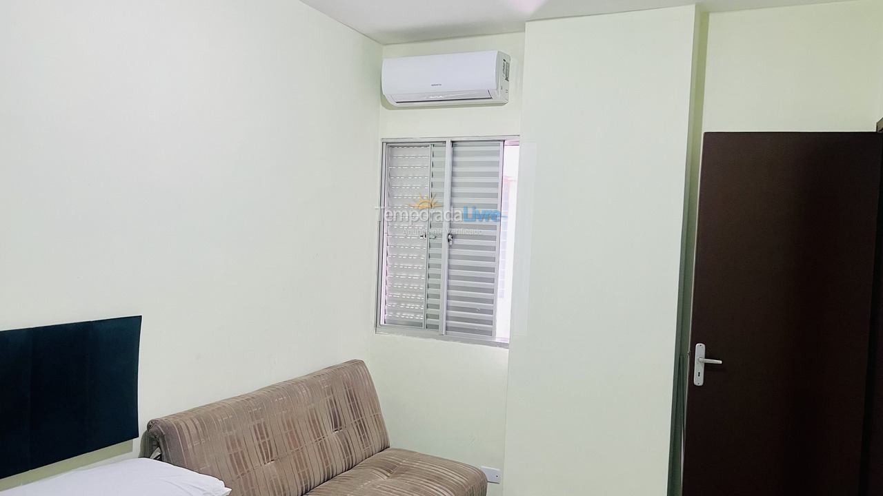 Apartment for vacation rental in Mongaguá (Centro)