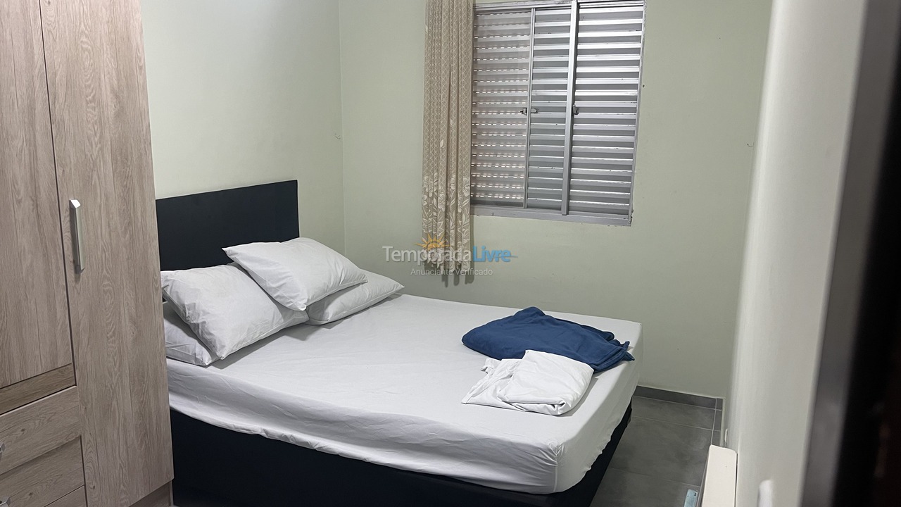 Apartment for vacation rental in Mongaguá (Centro)