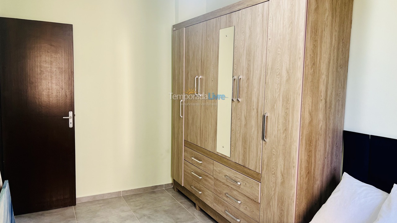 Apartment for vacation rental in Mongaguá (Centro)