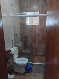 Gran casa en plaza Guapimirim RJ, frente al motociclista Abutres.