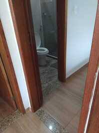 Gran casa en plaza Guapimirim RJ, frente al motociclista Abutres.