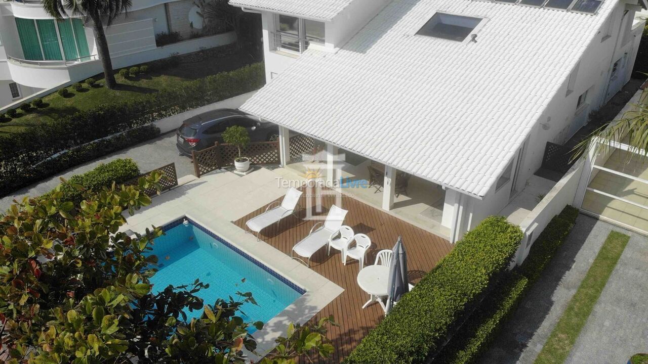 Casa para aluguel de temporada em Florianopolis (Jurerê Internacional)