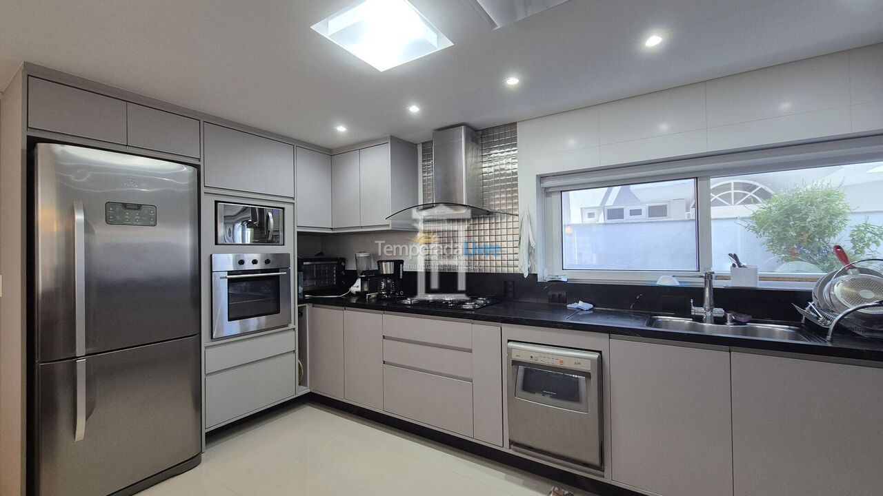 Casa para aluguel de temporada em Florianopolis (Jurerê Internacional)