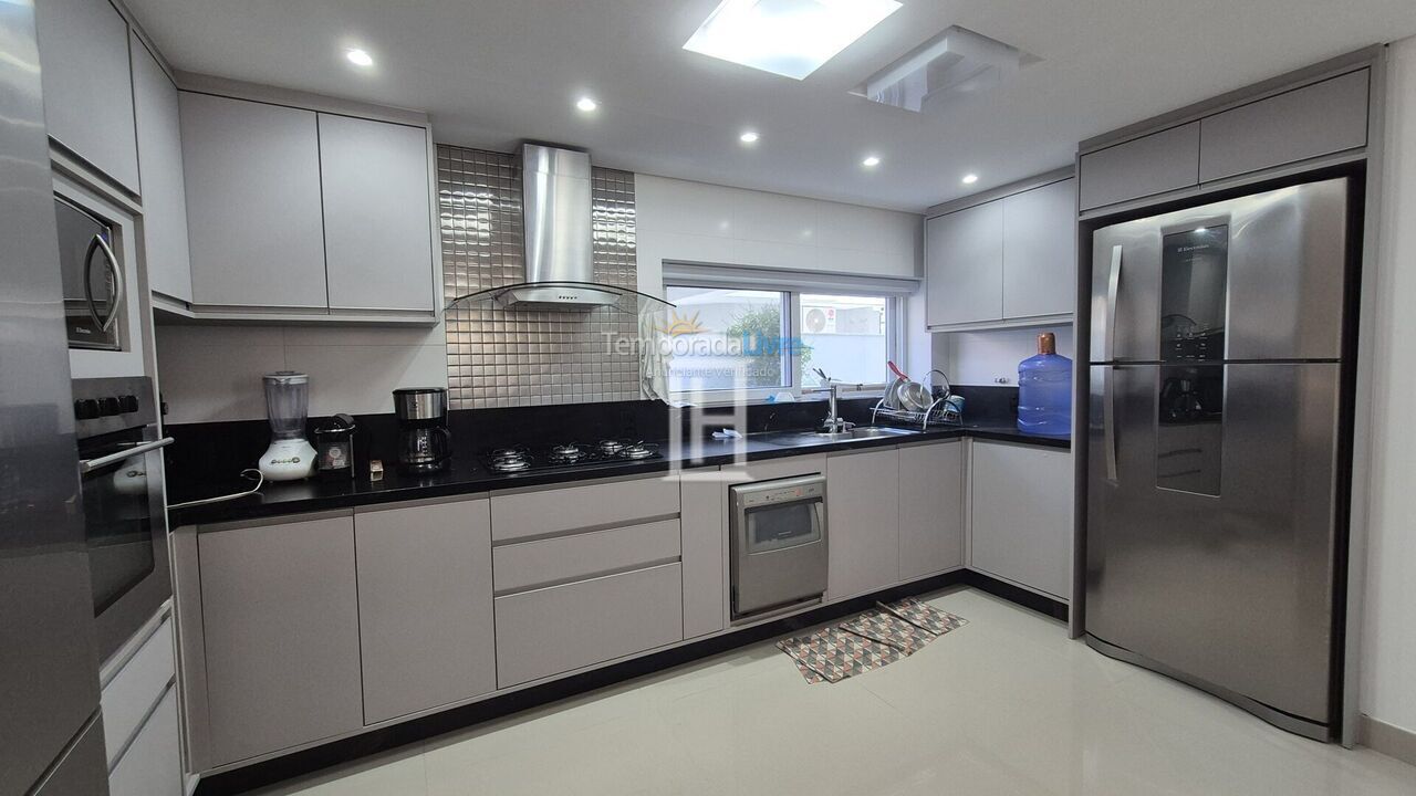 Casa para aluguel de temporada em Florianopolis (Jurerê Internacional)