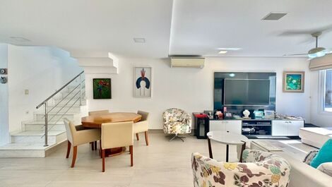 Baleia, 4 suites, private pool, gourmet space, sleeps 8