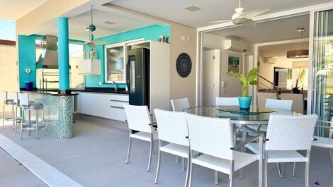 Baleia, 4 suites, private pool, gourmet space, sleeps 8