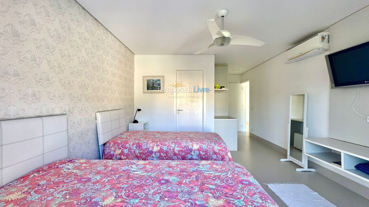 House for vacation rental in São Sebastião (Praia da Baleia)