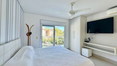 Baleia, 4 suites, private pool, gourmet space, sleeps 8