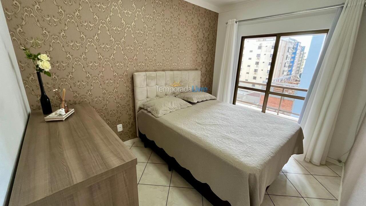 Apartamento para aluguel de temporada em Itapema (Meia Praia)