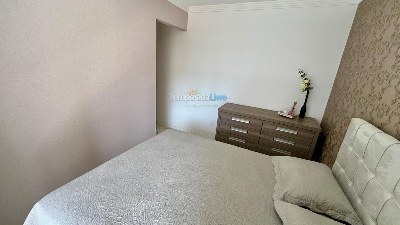 Apartamento para aluguel de temporada em Itapema (Meia Praia)