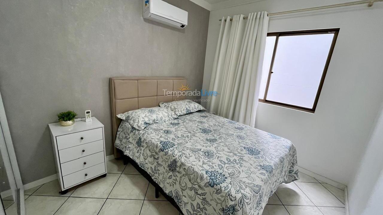 Apartamento para aluguel de temporada em Itapema (Meia Praia)