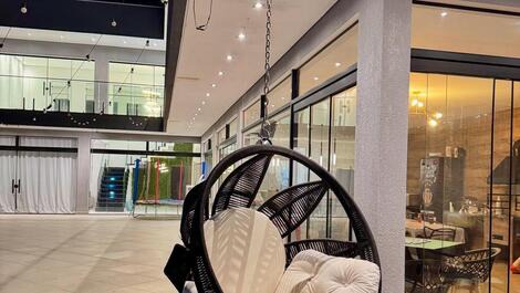 Encanto das águas casa de campo em Igarata pé na agua