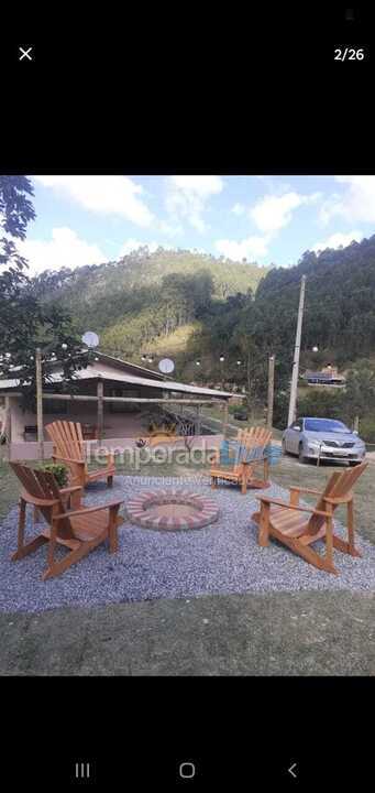 Granja para alquiler de vacaciones em Domingos Martins (Pedra Azul Domingos Martins)