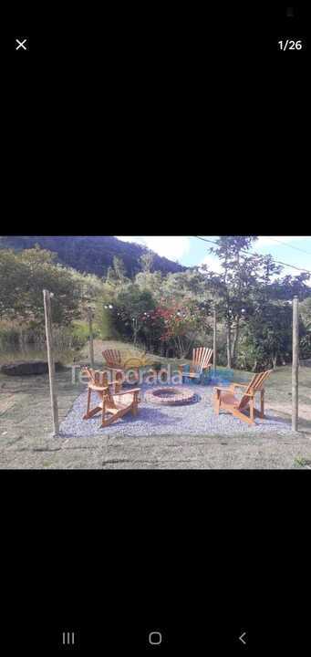 Granja para alquiler de vacaciones em Domingos Martins (Pedra Azul Domingos Martins)
