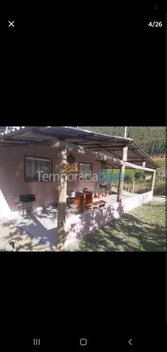 Granja para alquiler de vacaciones em Domingos Martins (Pedra Azul Domingos Martins)