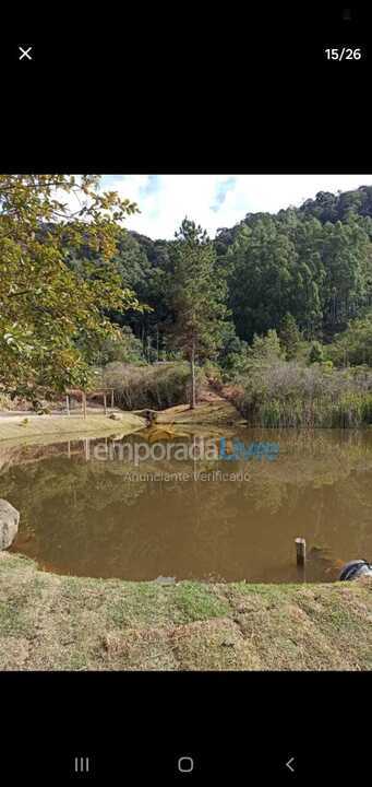 Granja para alquiler de vacaciones em Domingos Martins (Pedra Azul Domingos Martins)
