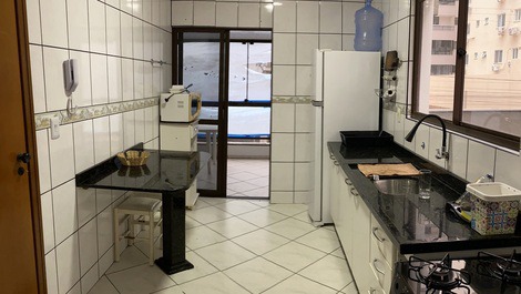 Apartamento há 160 metros da praia