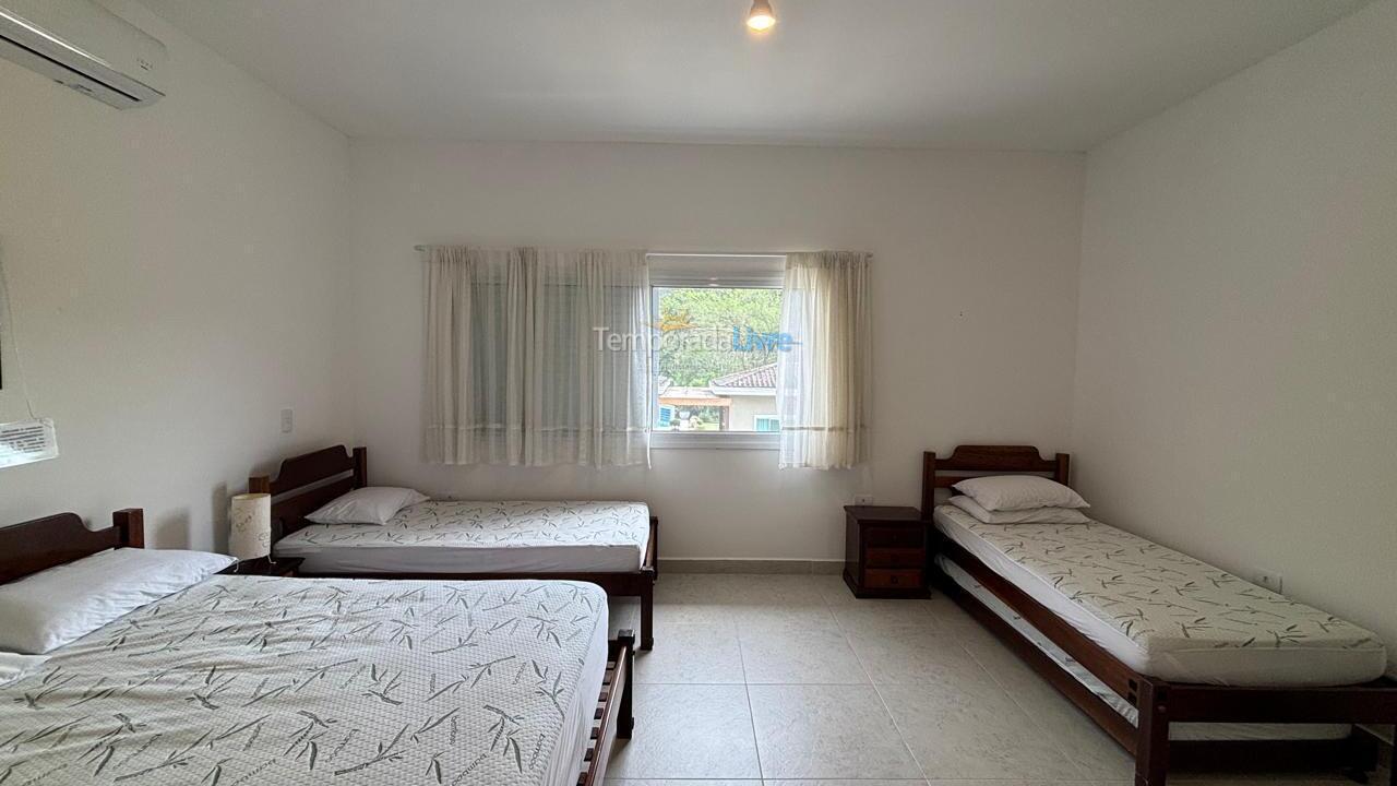 Casa para aluguel de temporada em Ubatuba (Lagoinha)