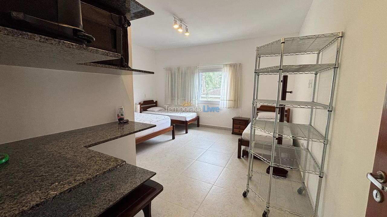 Casa para aluguel de temporada em Ubatuba (Lagoinha)