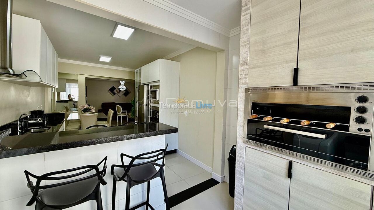 Apartment for vacation rental in Balneário Camboriú (Centro)