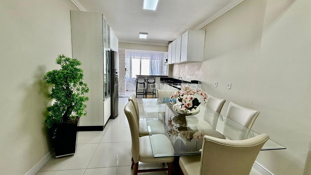 Apartment for vacation rental in Balneário Camboriú (Centro)