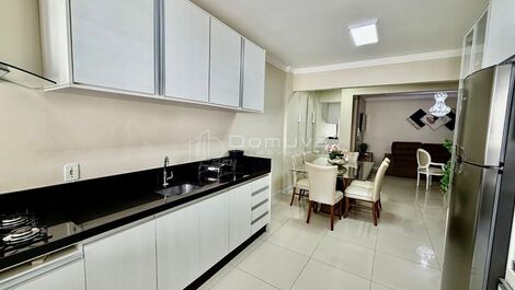 Seasonal rental of a 3-bedroom beachfront building in Balneario Camboriu