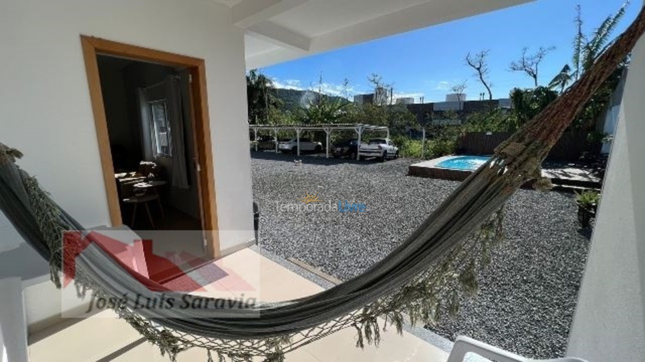 Apartamento para aluguel de temporada em Bombinhas (Praia de Bombas)