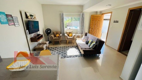 Apartamento novinho e amplo, com piscina, para 4 pessoas em Bombas!