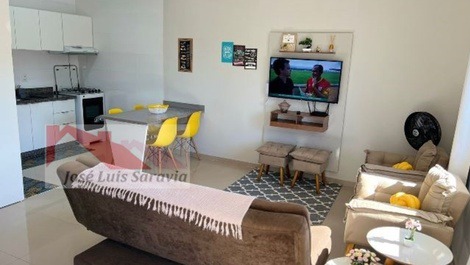 Apartamento novinho e amplo, com piscina, para 4 pessoas em Bombas!