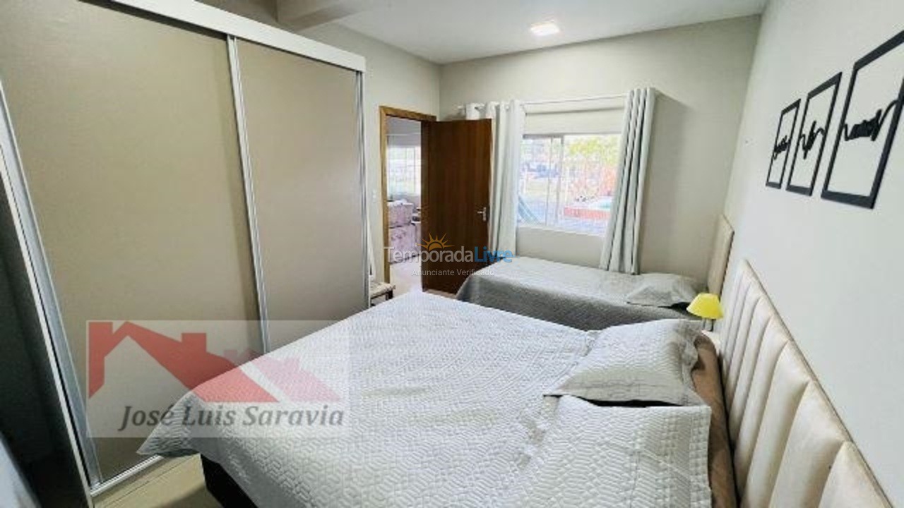 Apartamento para aluguel de temporada em Bombinhas (Praia de Bombas)