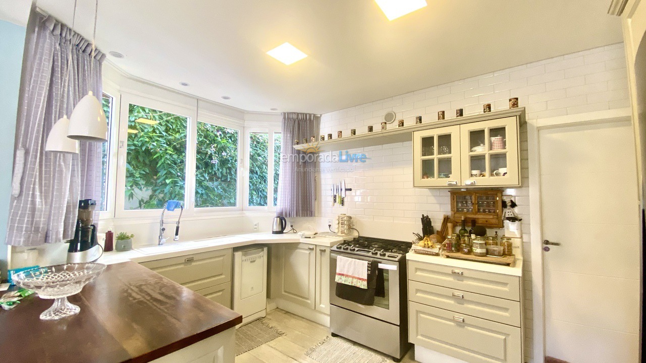 House for vacation rental in Bombinhas (Canto Grande)