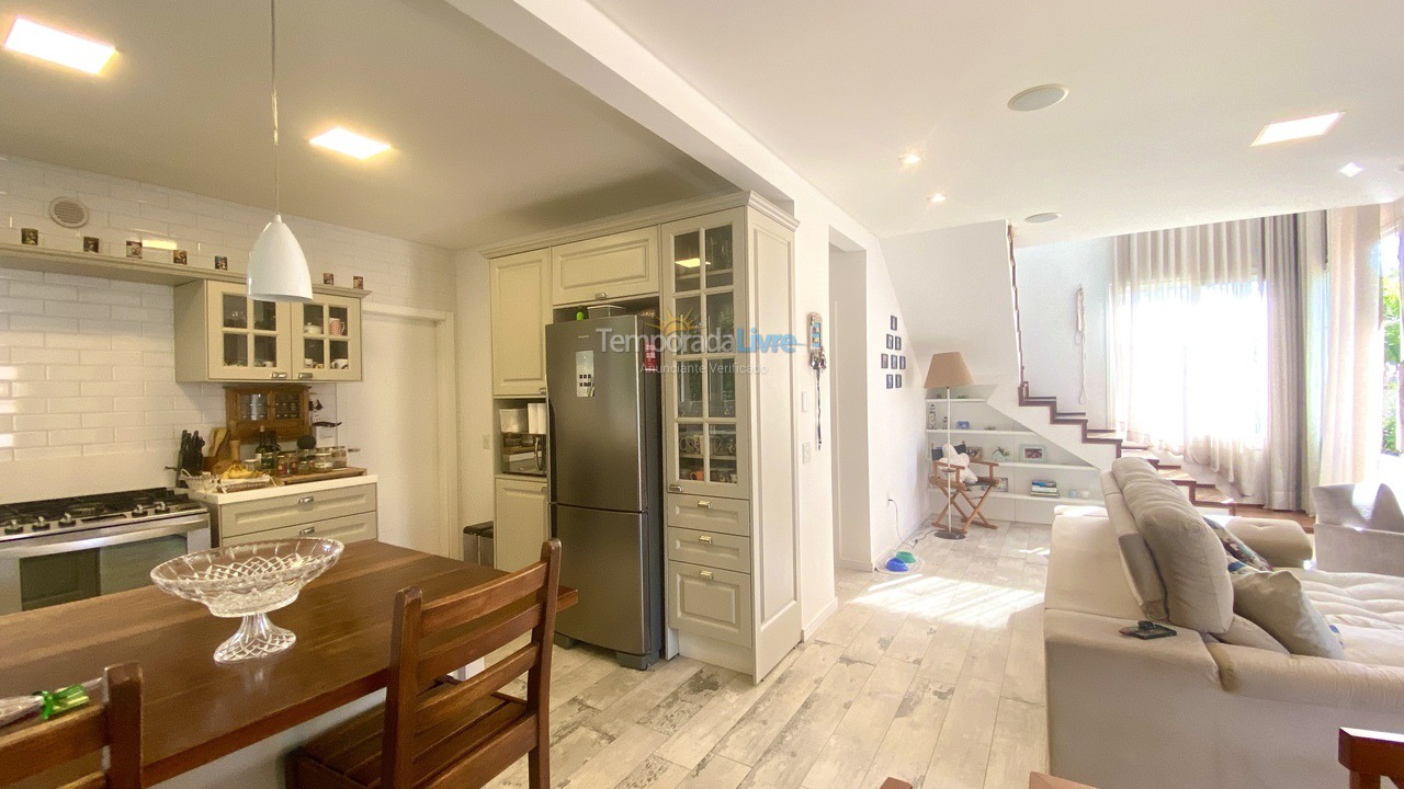 House for vacation rental in Bombinhas (Canto Grande)