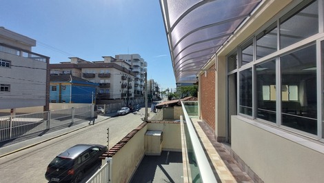 Casa de Aluguel Temporada Praia Grande a Poucos metros do mar!