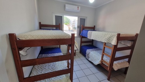 Quarto com beliches