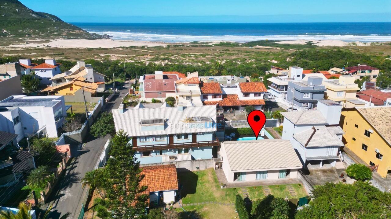 Apartamento para aluguel de temporada em Florianópolis (Praia do Santinho)